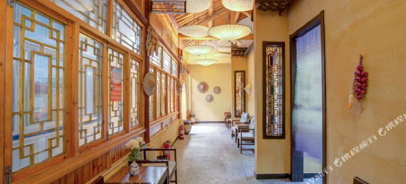 蓝田岭隐葛牌山庄图片