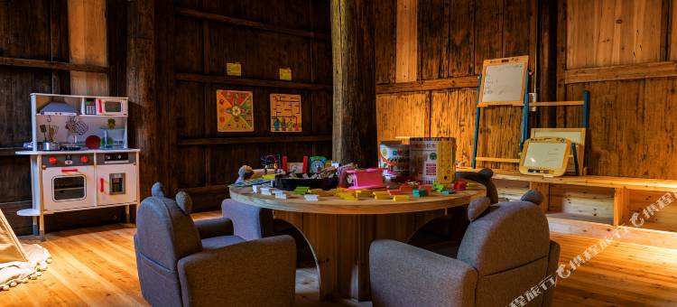 松阳星空下半岭图片