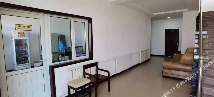 察右中旗鸿骏草原度假中心图片