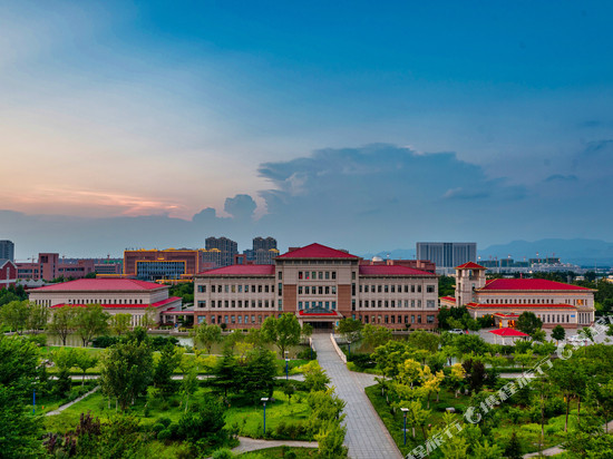 山东龙泉书苑大酒店