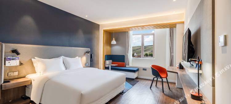 理塘318国道智选假日酒店图片