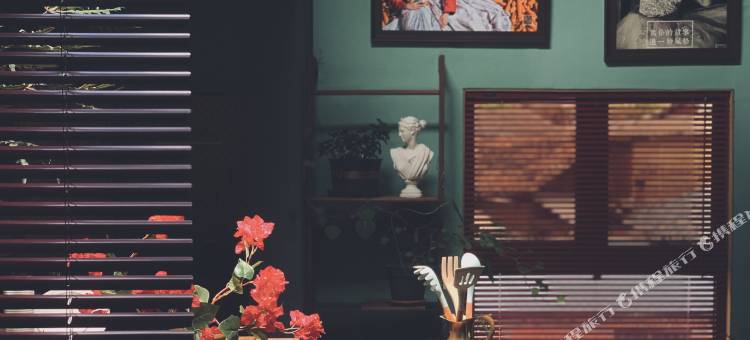 泸沽湖神隐设计师民宿图片