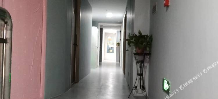 星客电竞民宿(合肥安百苑店)图片