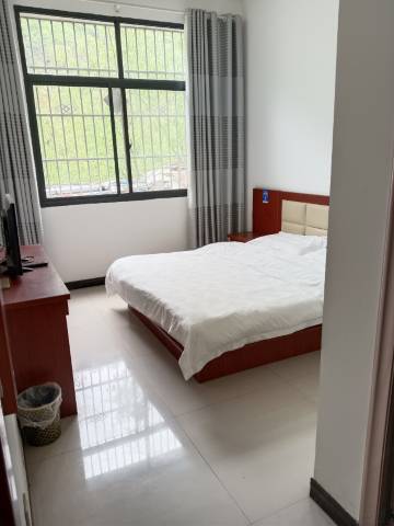 静园民宿(柞水营盘镇朱家湾村店)