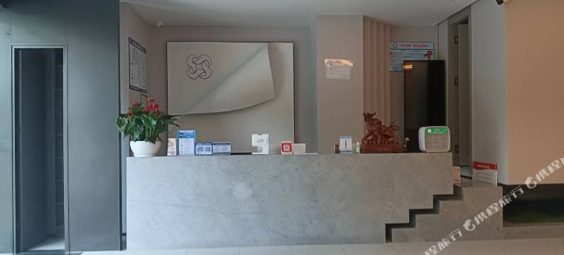 智翔恒悦主题酒店(城市学院店)图片