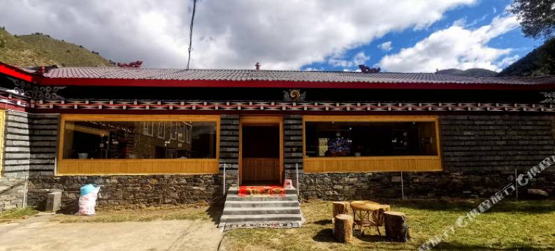 康定贡嘎山山村民宿图片