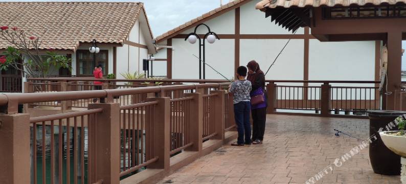 Alpine LXPD Water Chalet图片