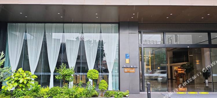 如家UP华驿智旅酒店(厦门高崎机场SM城市广场店)图片