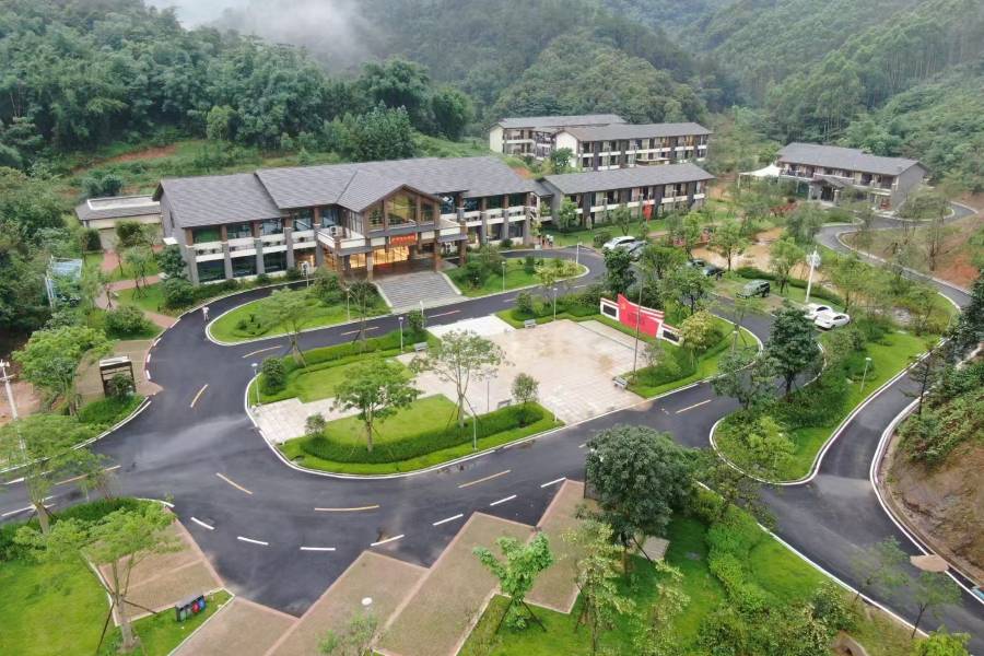 英德連樟山居酒店