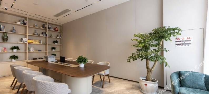 丽呈睿轩酒店(瑶湖东地铁站店)图片