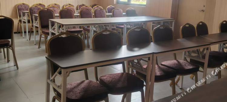 艺龙安云酒店(青岛崂山虚拟现实产业园歌尔店)图片