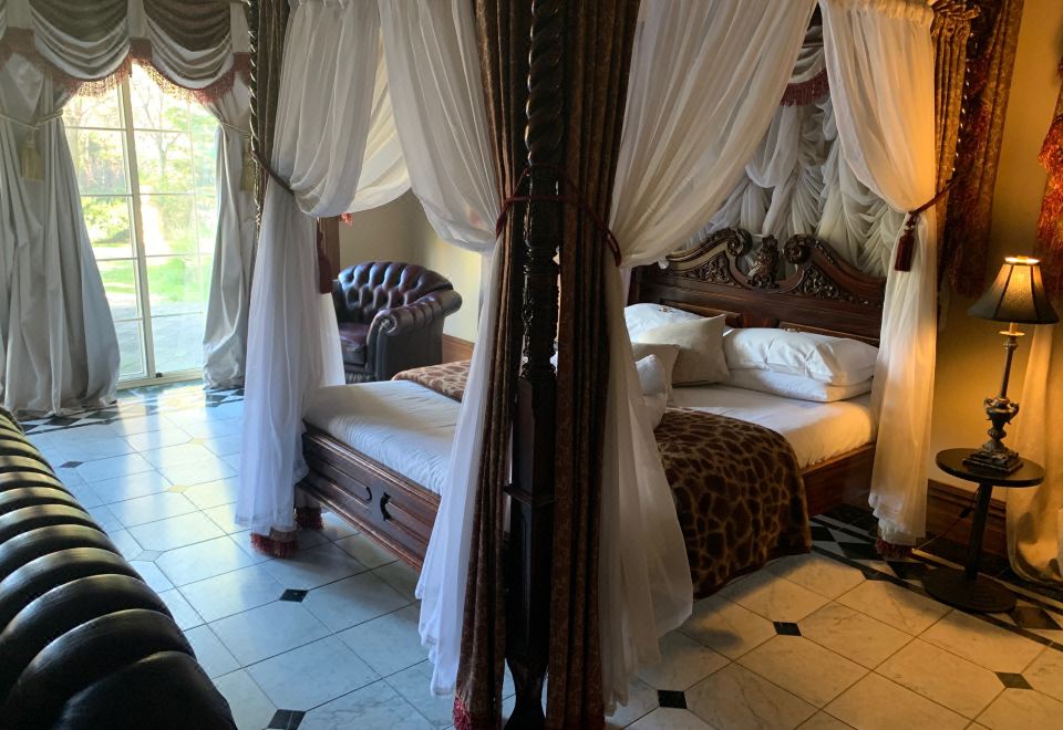 Manor EstateHotel Overview