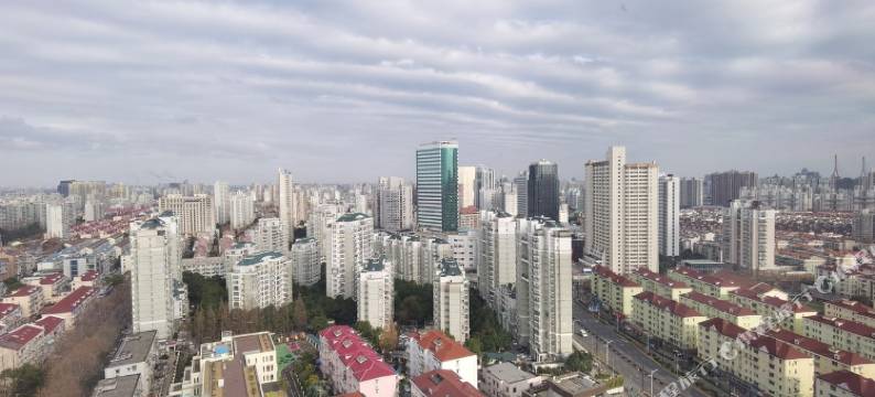 上海乐融居民宿(鞍山新村地铁站店)图片