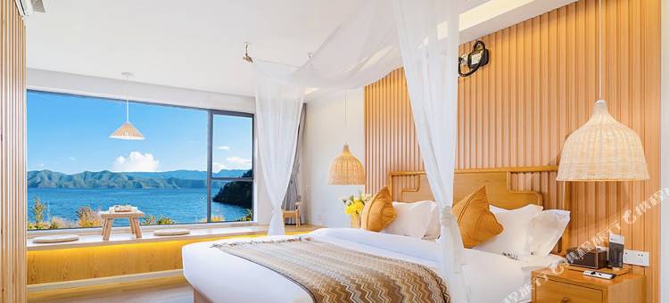 泸沽湖桃之夭夭湖景星空度假酒店图片