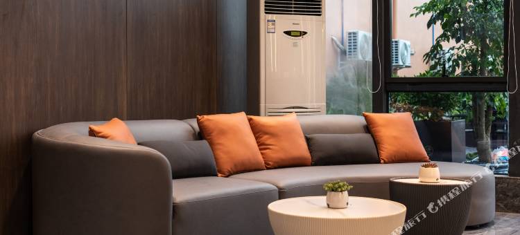 云华里酒店(宜宾冠英古街东街花园店)图片