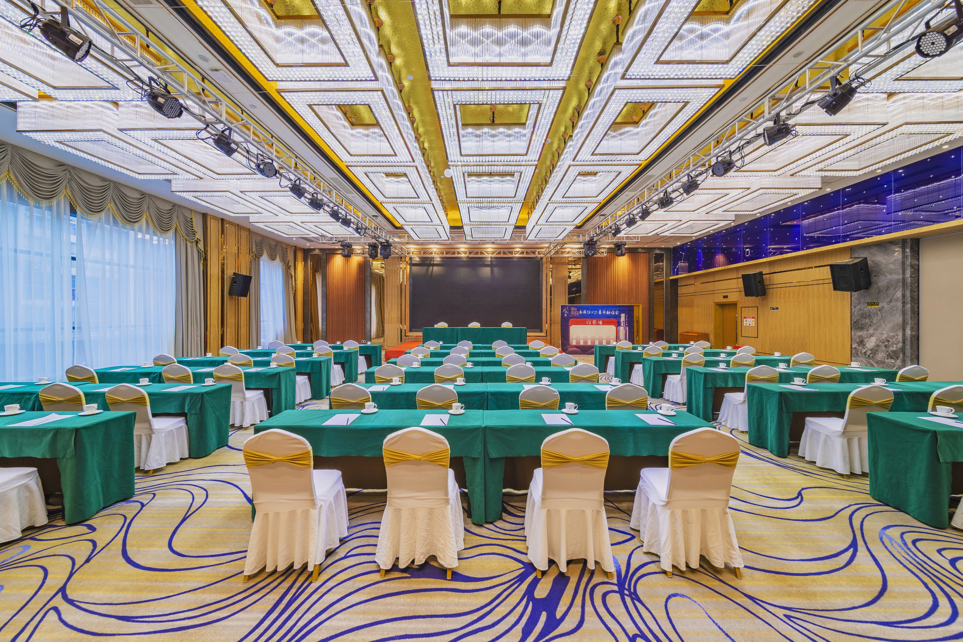 Moonlight Star Hotel Over view