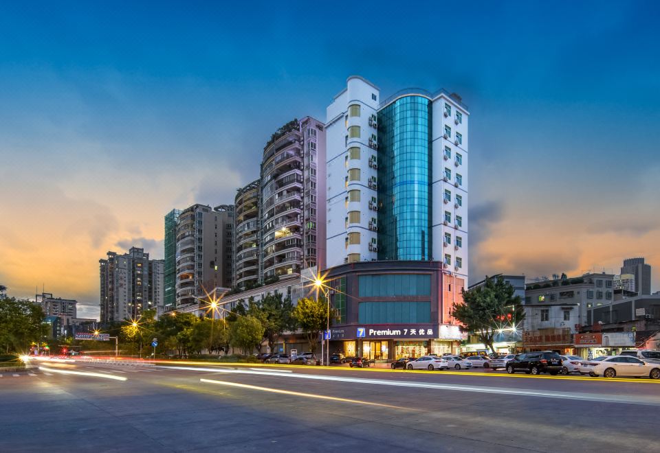 7 Days Inn  Hotel Overview