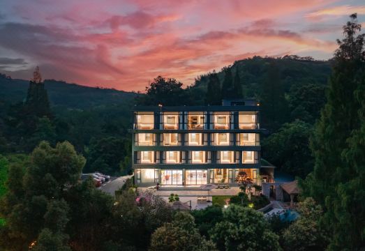 新昌花前月上民宿（十九峯店）外景图