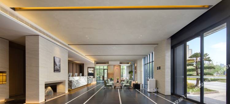 无锡东站映月湖公园地铁站亚朵酒店图片