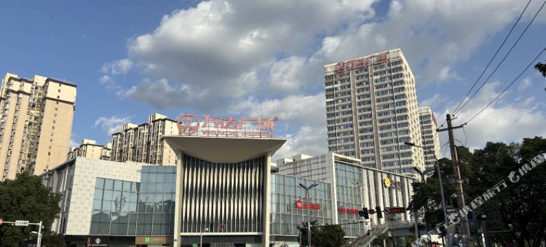 涪江畔酒店(绵阳火车站万达广场店)图片