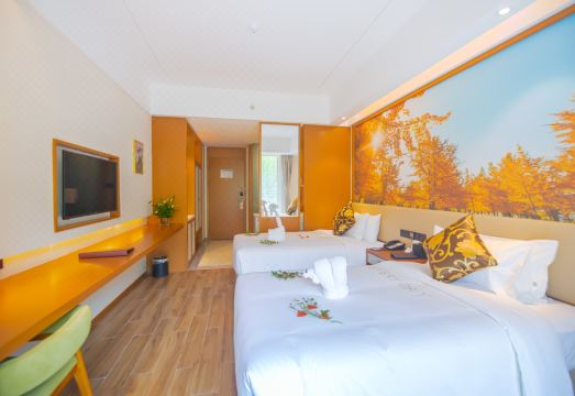 Longemont Yes HotelHotel Overview