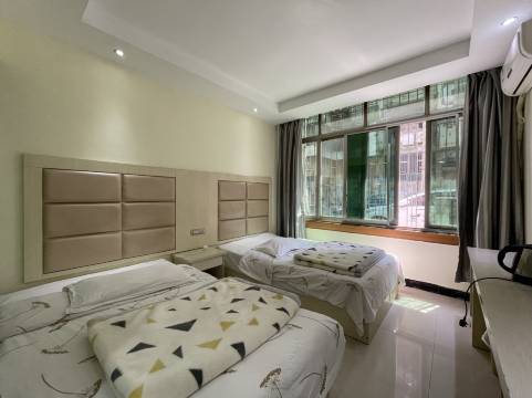 贵阳华都商务宾馆(花溪公园地铁站店)