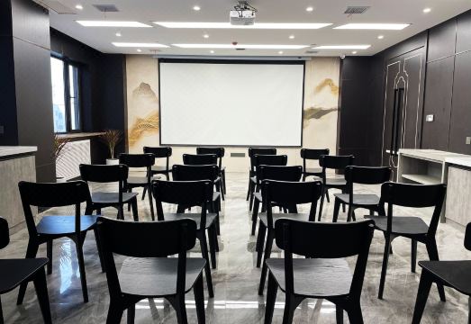 Rezen Dong Hotel (Xi'an Bell Tower Hui Fang)Hotel Overview