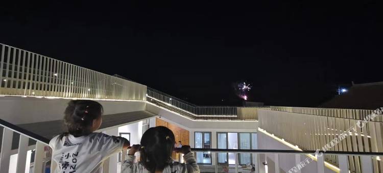 北京屋顶看花民宿图片