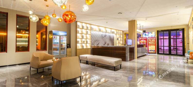 灰鲸智能酒店(保定满城南韩村店)图片