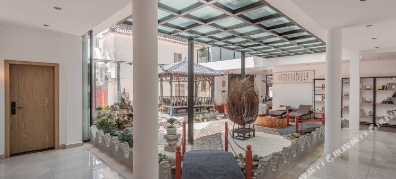 九格轻奢民宿(大理古城洱海门店)图片