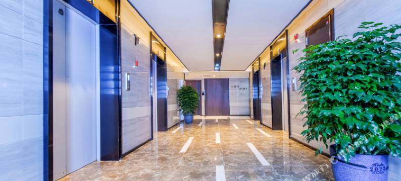 华岑轻奢酒店(重庆欢乐谷店)图片