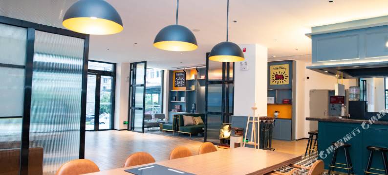 澜俊精选酒店(兴义高铁南站万峰林机场店)图片