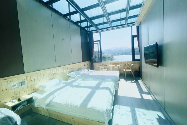 霍山屋脊山杨家民宿