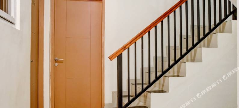 OYO 90180艾娃旅馆(Ava Guesthouse Mitra RedDoorz Lampung)图片