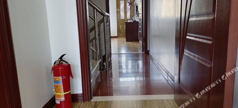 月亮湾溪边民宿图片