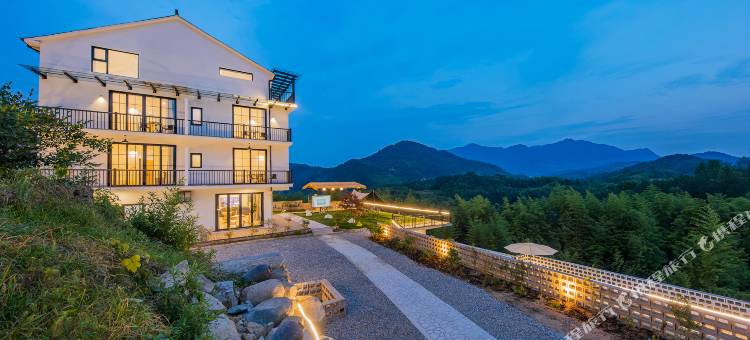 桐庐远空山野度假民宿(OMG心跳乐园店)图片