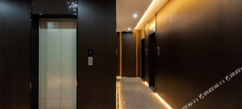 巴塘伯曼酒店图片