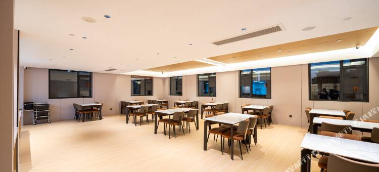 桔作酒店(郑州经开中原福塔东地铁站店)图片