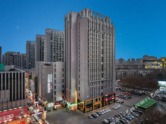 至竞·熙悦酒店(中北世纪城逗号立方店)