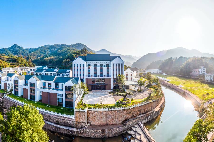 新昌山澗堂雷迪森懌曼酒店