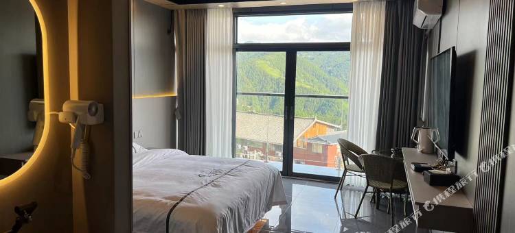 山景云宿(千户苗寨西门游客服务中心店)图片