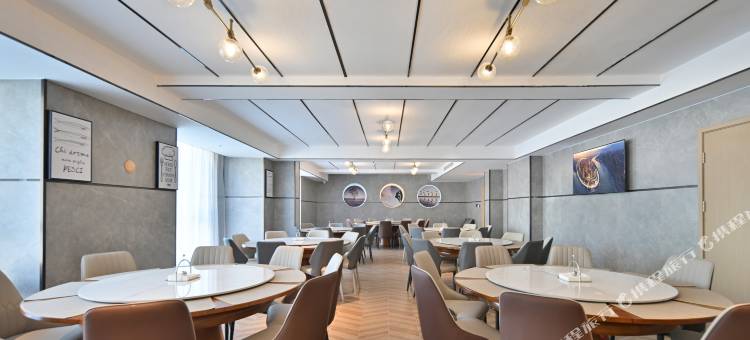 凯里亚德酒店(郑州正弘城枣庄地铁站店)图片