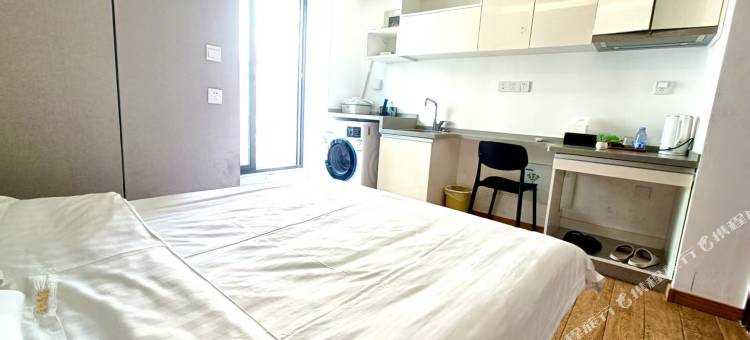 凌晨公寓(万科城滨江府SOHO2栋闽南师范大学店)图片