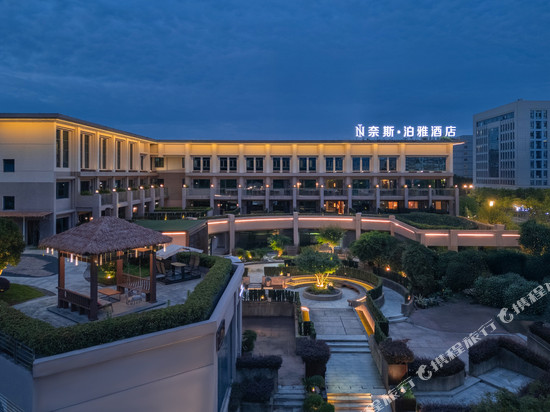 奈斯·泊雅酒店(台州椒江市府大道店)