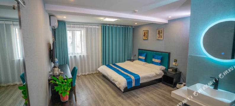 泰兴夜泊假日酒店(鼓楼广场仁和楼店)图片