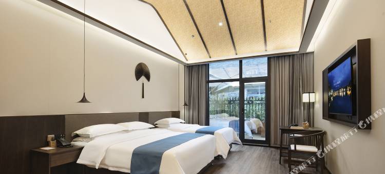 陌上轻宿酒店(栾川老君山凤凰天街店)图片