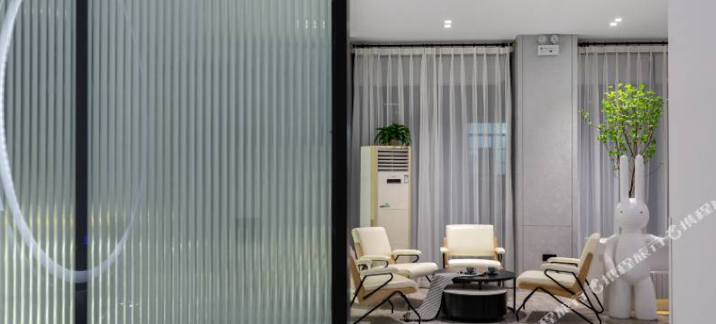 Min香谧设计美宿(三亚湾凤凰国际机场店)图片