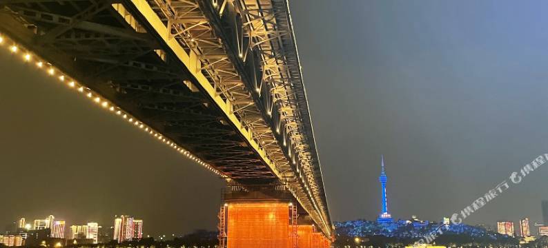 武汉旅途客栈(黄鹤楼户部巷店)图片