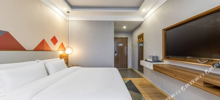 铂曼酒店(潍坊临朐汽车总站店)图片