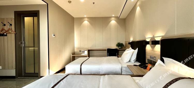 亚瑞青居酒店(邹城欧陆商城店)图片